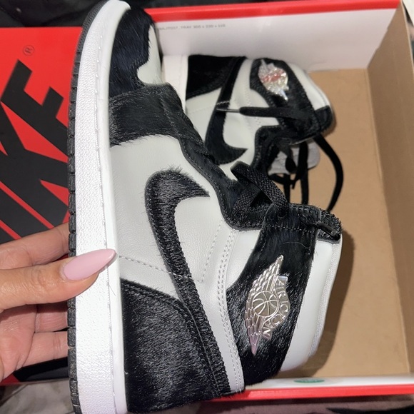 Jordan 1 Retro HI OG - Picture 4 of 5